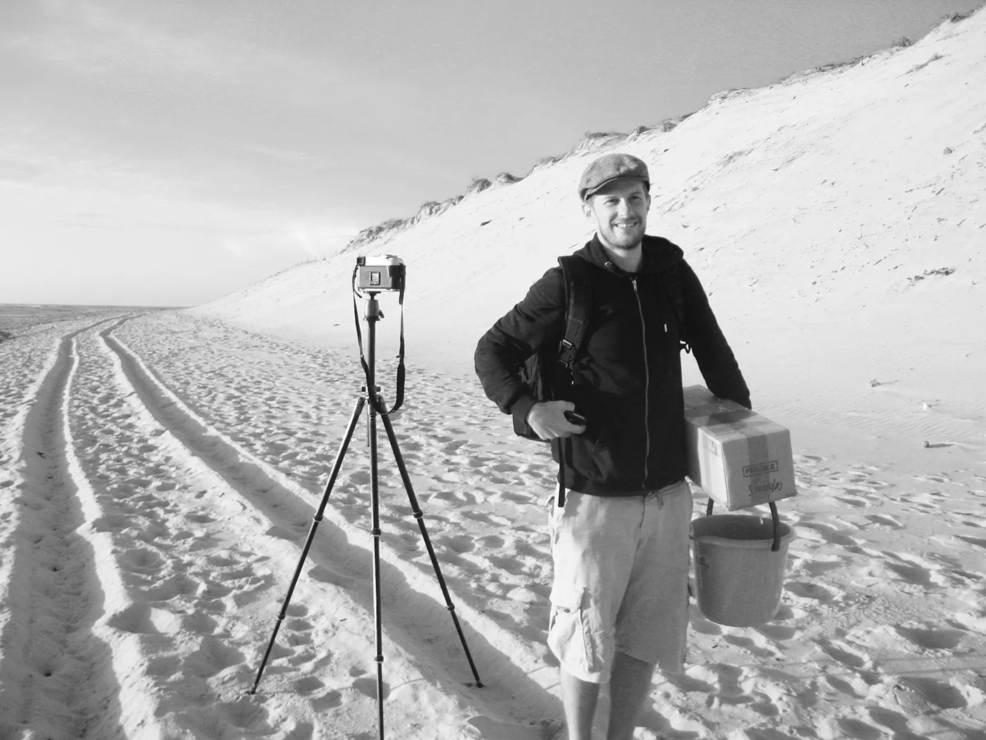 Se Souvenir - Ready to paste the billboards on the bunker walls.